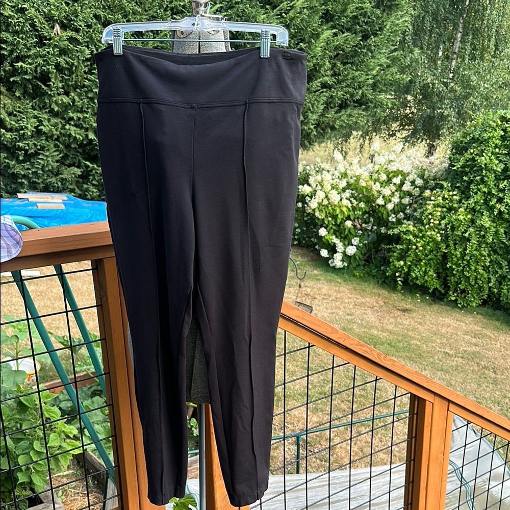 9 West Black Women's Pants/leggings with rolled seam down front middle XXL $10